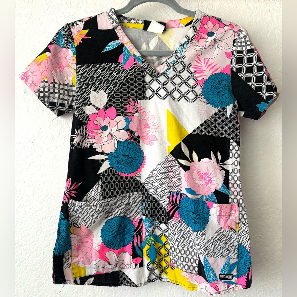 Scrub top